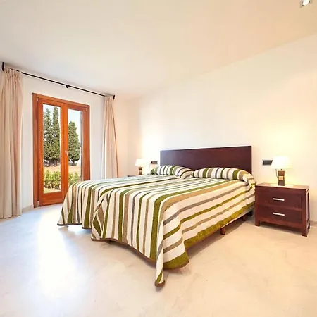 Villa Sleeps 6 Pool Air Con Wifi *