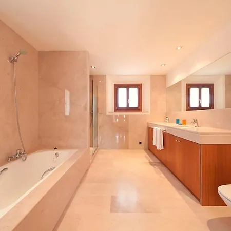 Sleeps 6 Pool Air Con Wifi Villa *