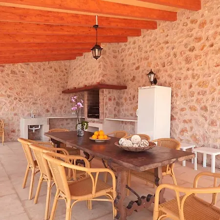 Sleeps 6 Pool Air Con Wifi Pollença